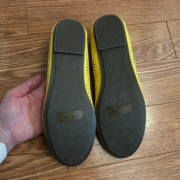 Vionic Robyn Perf Yellow Ballet Flats - Picture 6 of 7